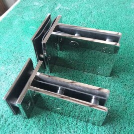 PSS Fin Clamp for glass facade